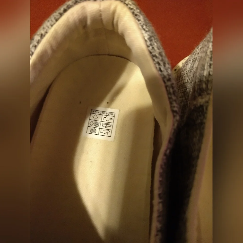 Shoes - Picture 6 of 6